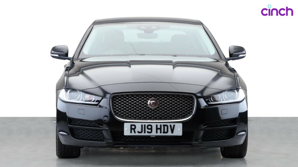 Jaguar XE 2.0 Ingenium Portfolio Red #9