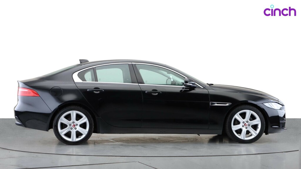 Jaguar XE 2.0 Ingenium Portfolio Red #2