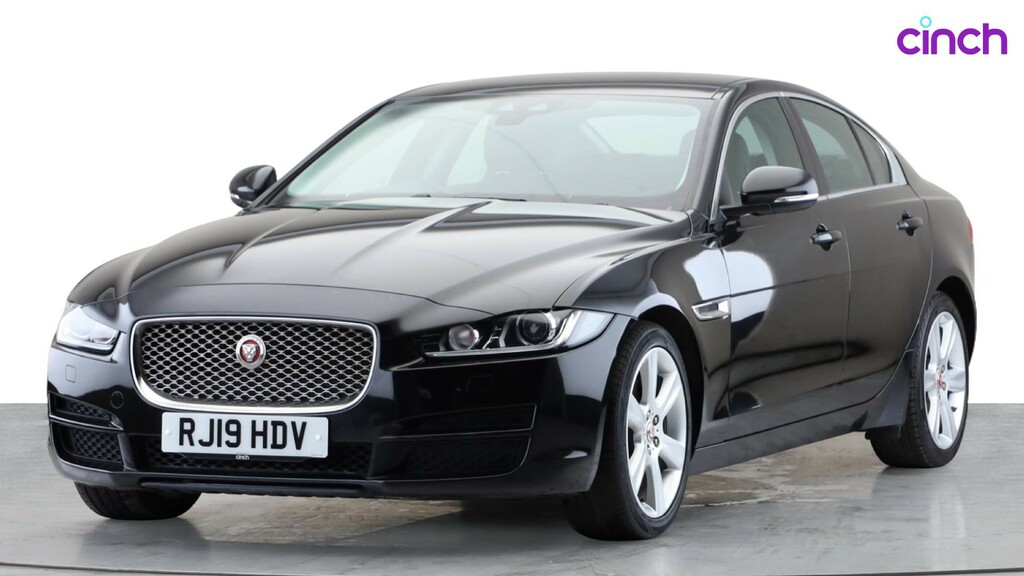 Jaguar XE 2.0 Ingenium Portfolio Red #8