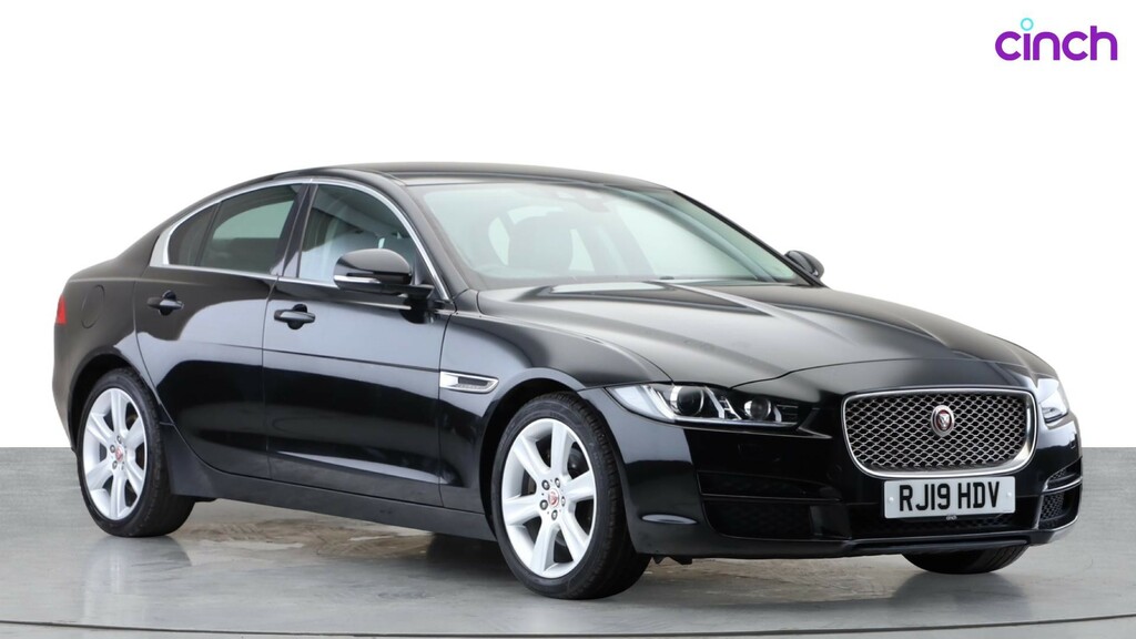 Jaguar XE 2.0 Ingenium Portfolio Red #1