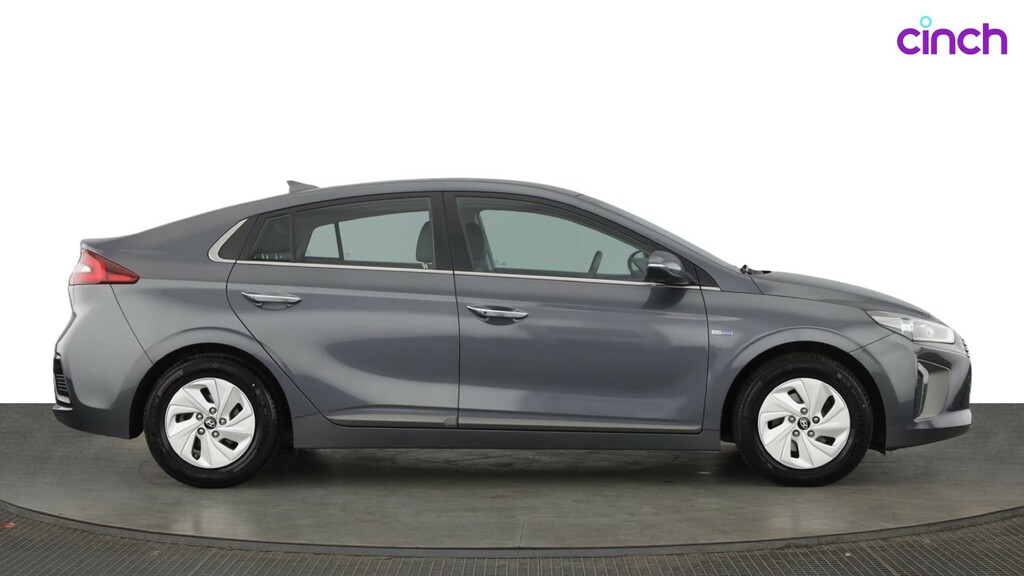 Hyundai Ioniq Hatchback White #2