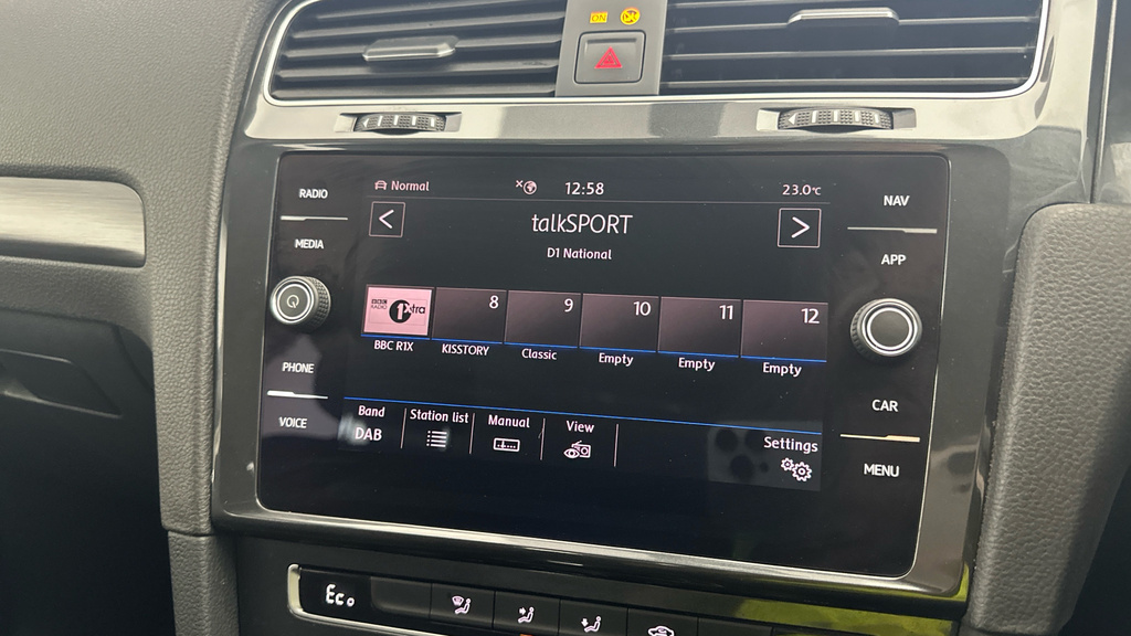Volkswagen e-Golf E-golf Black #12