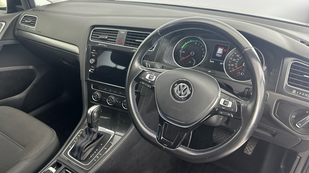 Volkswagen e-Golf E-golf Black #9