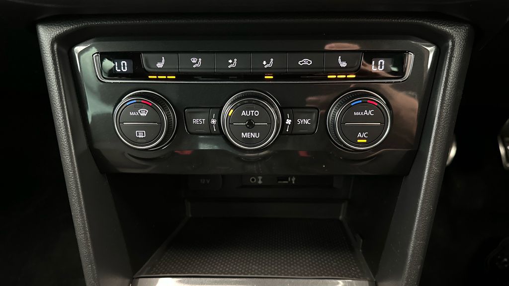 Volkswagen Tiguan Automatic Blue #19