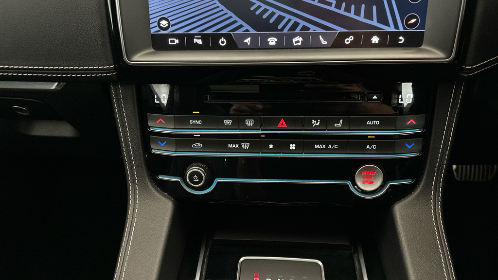 Jaguar F-Pace 2.0 D180 R-sport Blue #20
