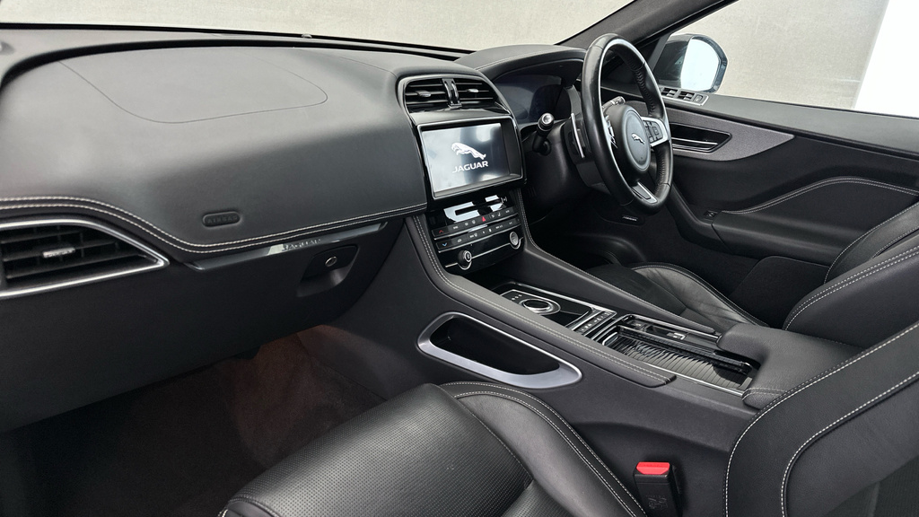 Jaguar F-Pace 2.0 D180 R-sport Blue #15