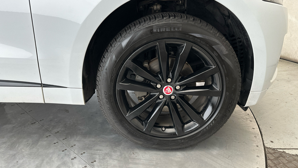 Jaguar F-Pace 2.0 D180 R-sport Blue #32