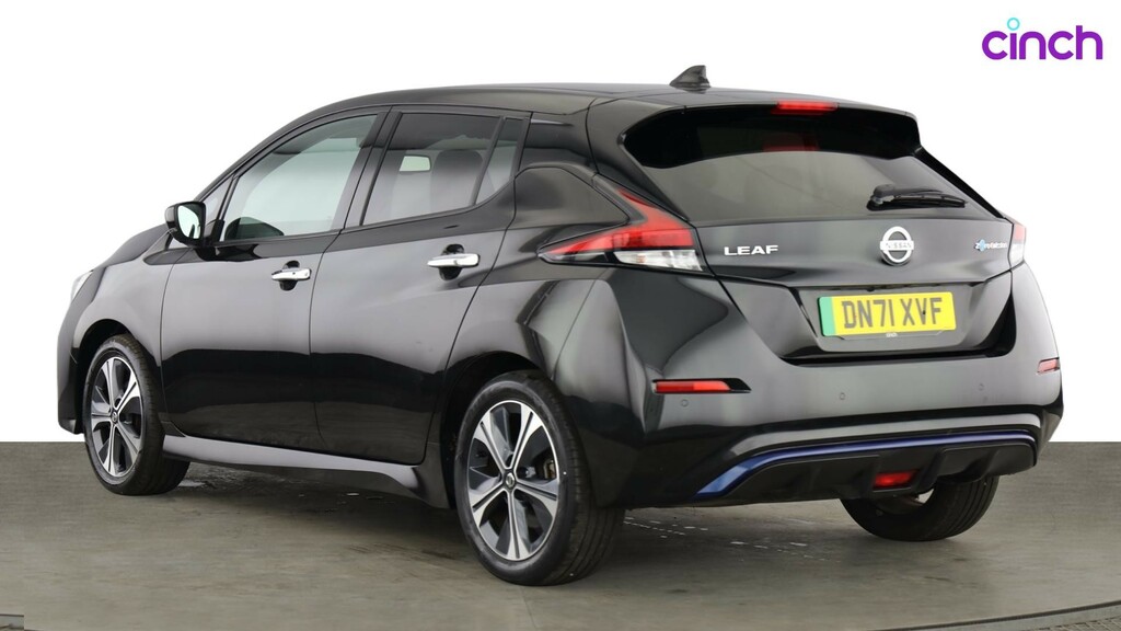 Nissan Leaf Hatchback Red #5