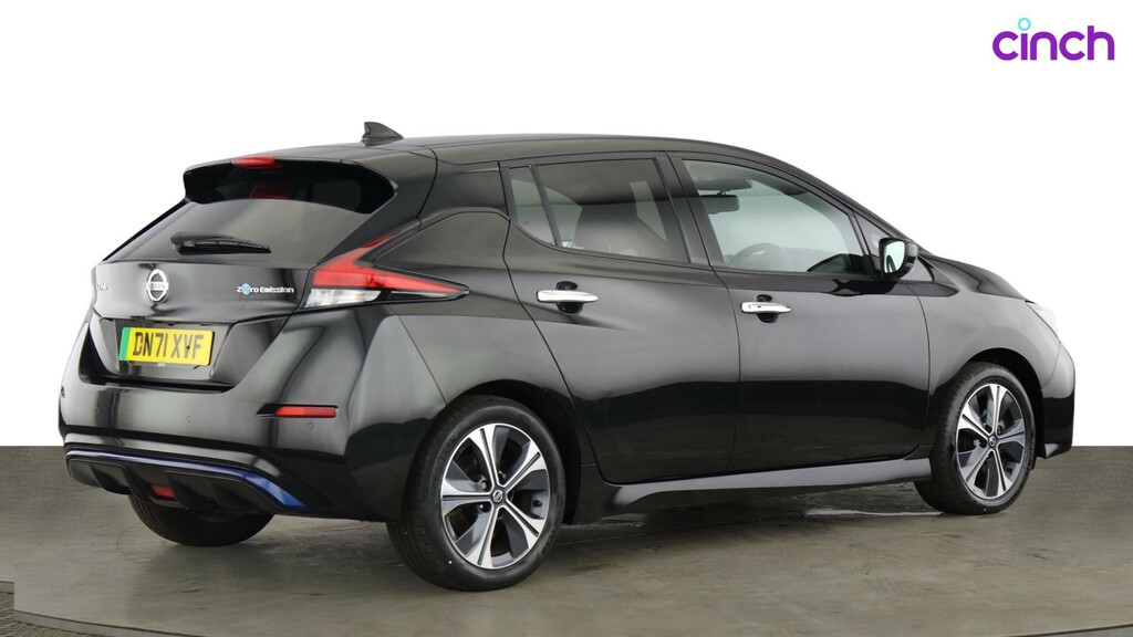 Nissan Leaf Hatchback Red #3