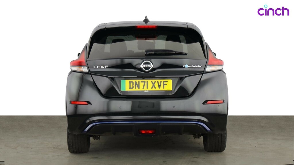 Nissan Leaf Hatchback Red #4