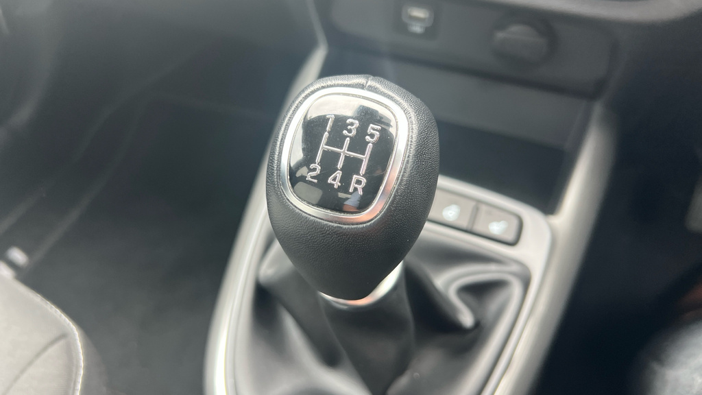 Hyundai I10 Se Connect Red #31