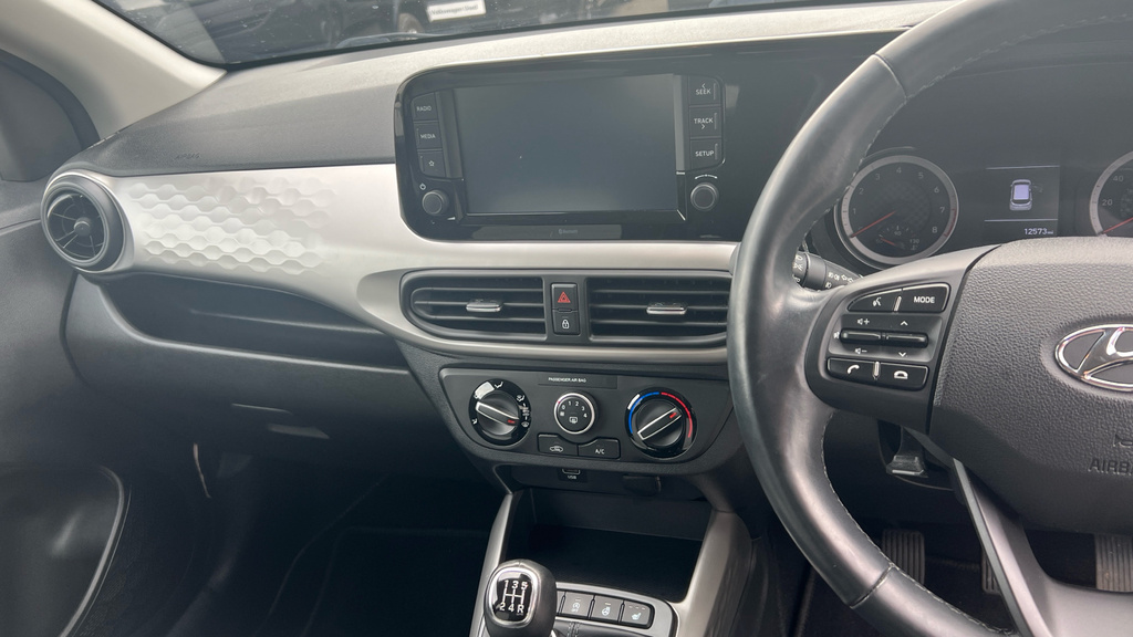 Hyundai I10 Se Connect Red #12