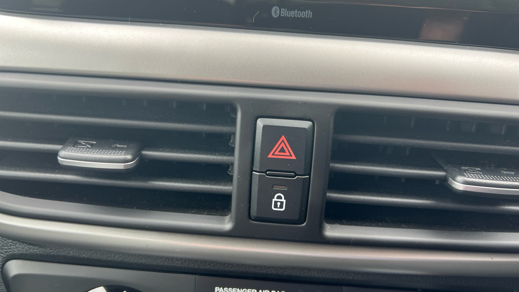 Hyundai I10 Se Connect Red #38