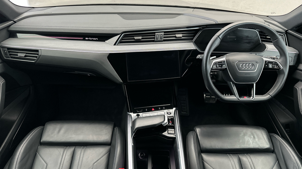 Audi Q8 e tron Vorsprung 55 E-tron Quattro 300,00 Kw Black #16