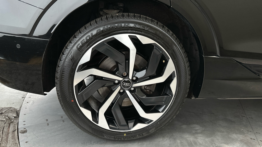 Audi Q8 e tron Vorsprung 55 E-tron Quattro 300,00 Kw Black #27