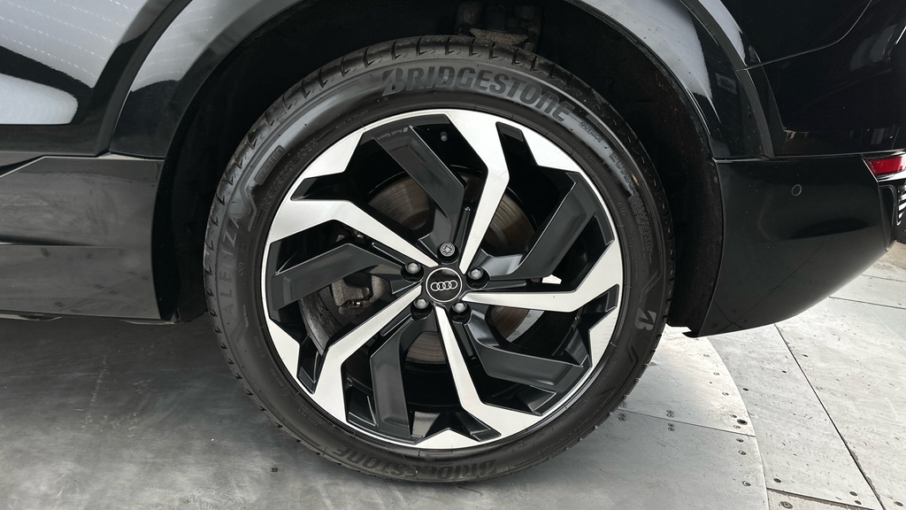 Audi Q8 e tron Vorsprung 55 E-tron Quattro 300,00 Kw Black #26
