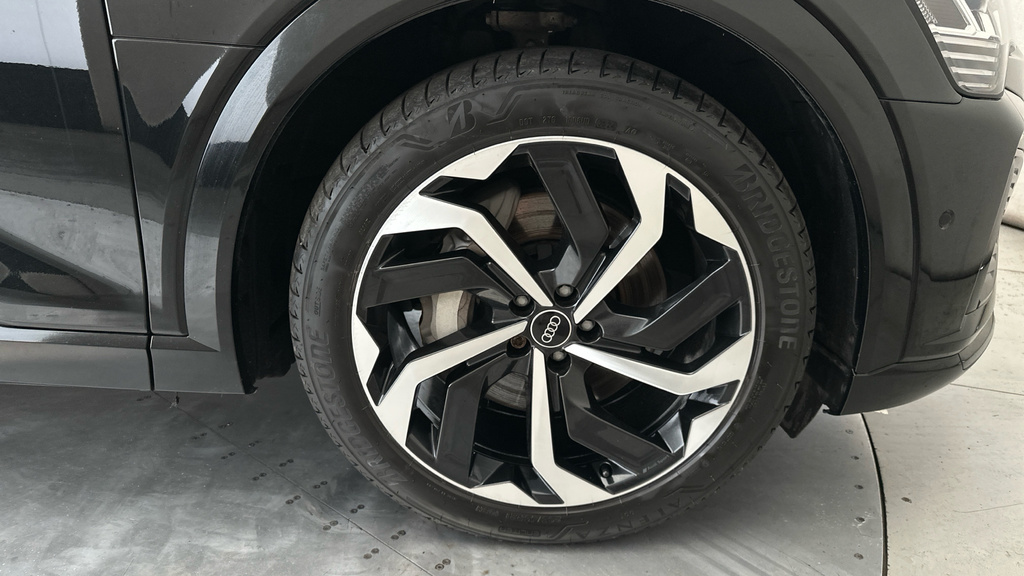Audi Q8 e tron Vorsprung 55 E-tron Quattro 300,00 Kw Black #28