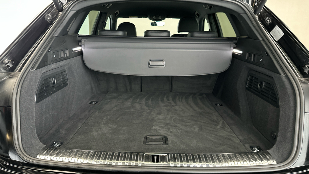 Audi Q8 e tron Vorsprung 55 E-tron Quattro 300,00 Kw Black #23