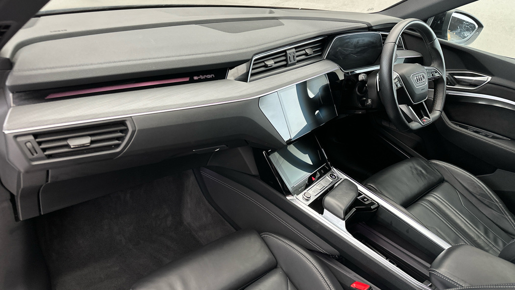 Audi Q8 e tron Vorsprung 55 E-tron Quattro 300,00 Kw Black #15