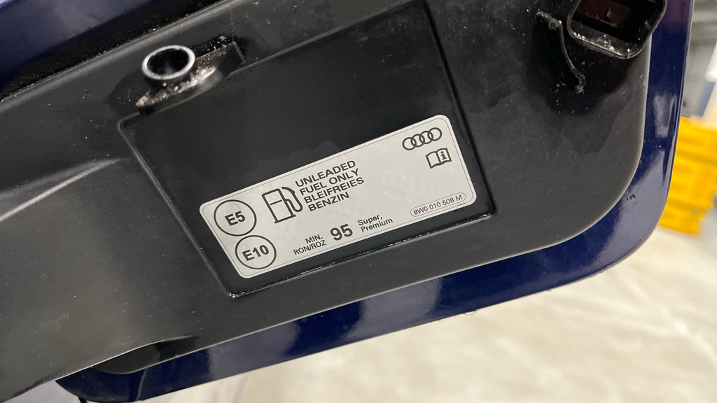 Audi Q2 S Line Grey #32