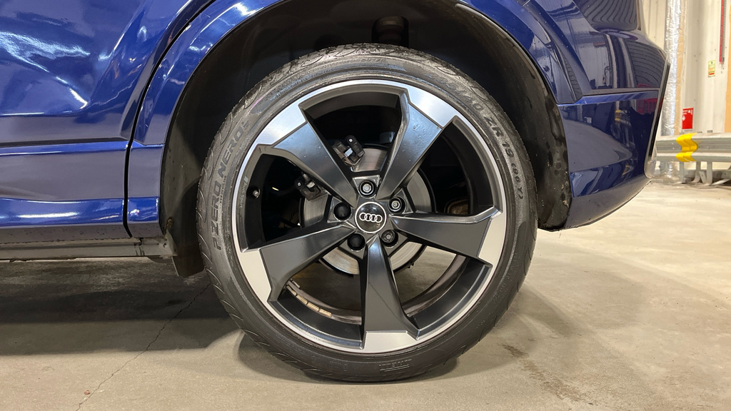 Audi Q2 S Line Grey #25