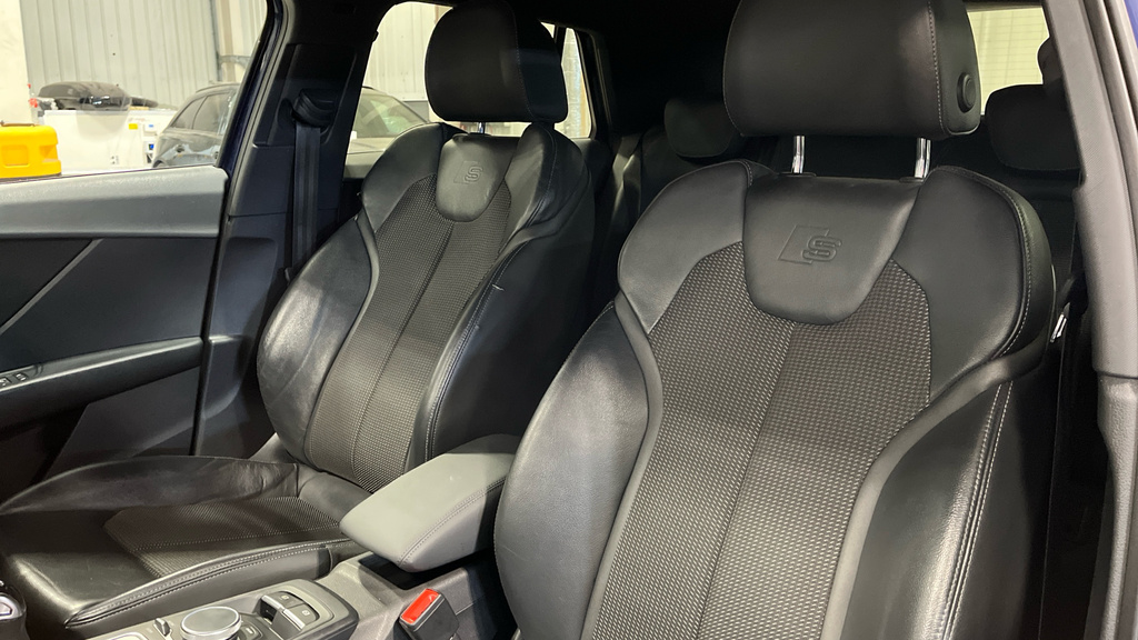 Audi Q2 S Line Grey #30