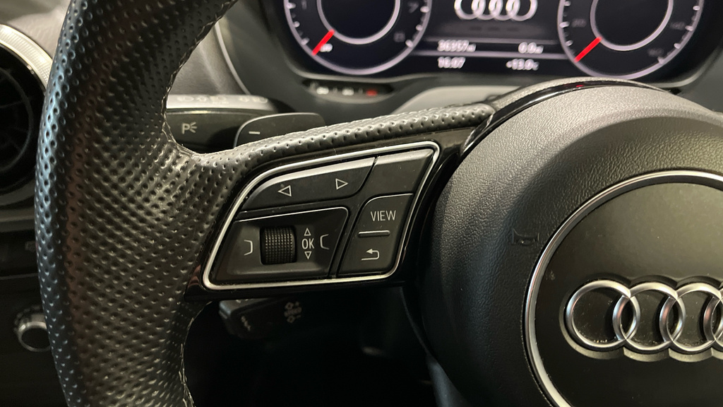 Audi Q2 S Line Grey #34