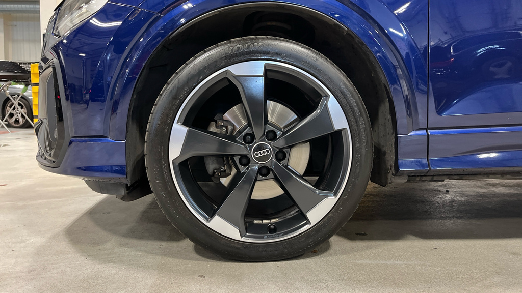Audi Q2 S Line Grey #24
