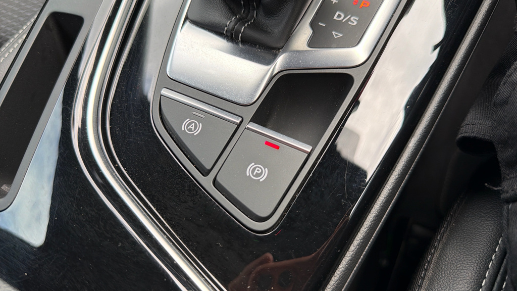 Audi A4 Avant Black Edition Black #51