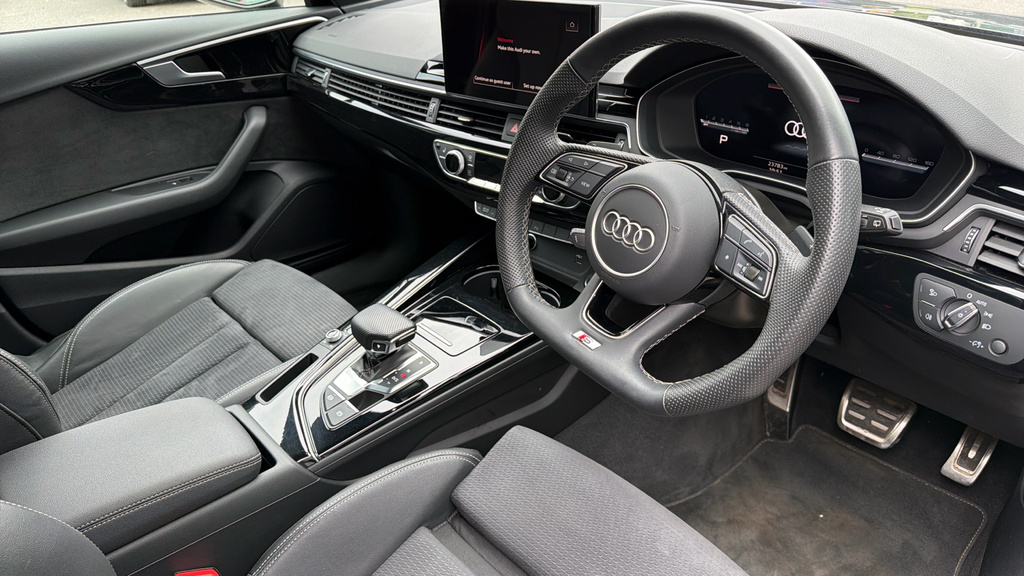 Audi A4 Avant Black Edition Black #9