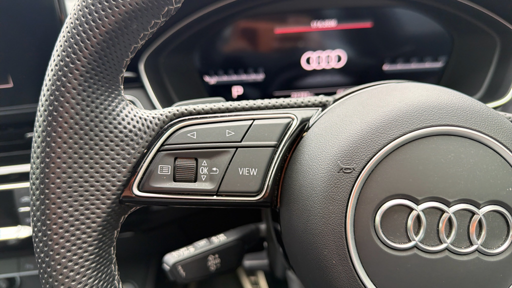 Audi A4 Avant Black Edition Black #30