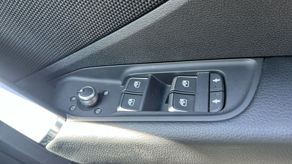 Audi Q2 35 Tfsi S Line S Tronic Silver #32