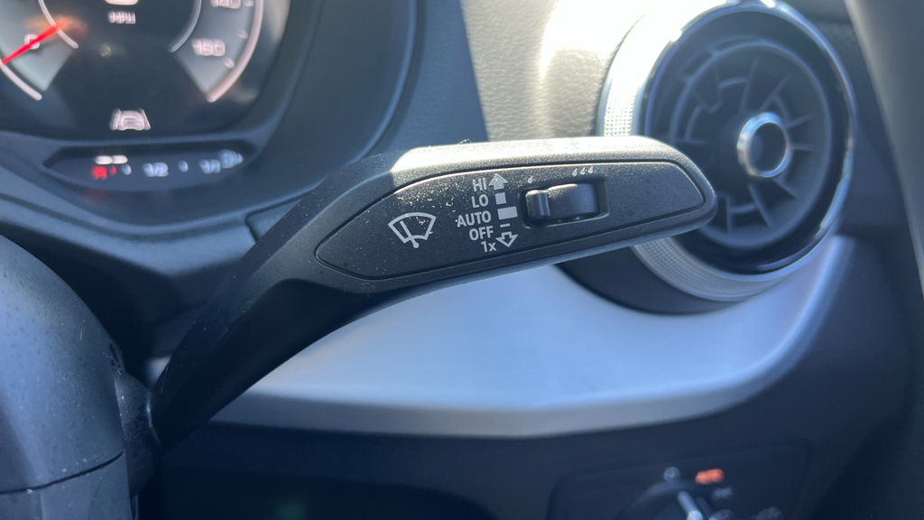 Audi Q2 35 Tfsi S Line S Tronic Silver #35