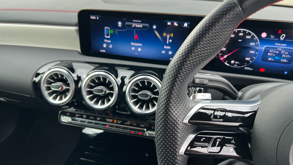 Mercedes-Benz CLA Class Cla 180 Amg Line Executive Tip Blue #28