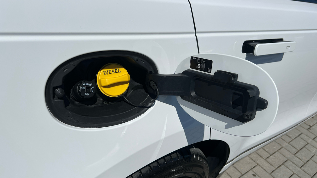 Land Rover Range Rover Velar R-dynamic S Gold #53
