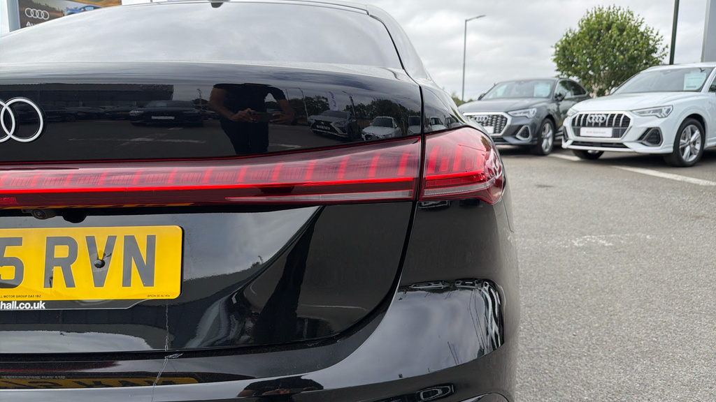 Audi A5 2.0 Tfsi 150 Edition 1 S Tronic White #37