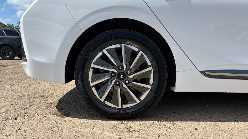 Hyundai Ioniq Hatchback Blue #31