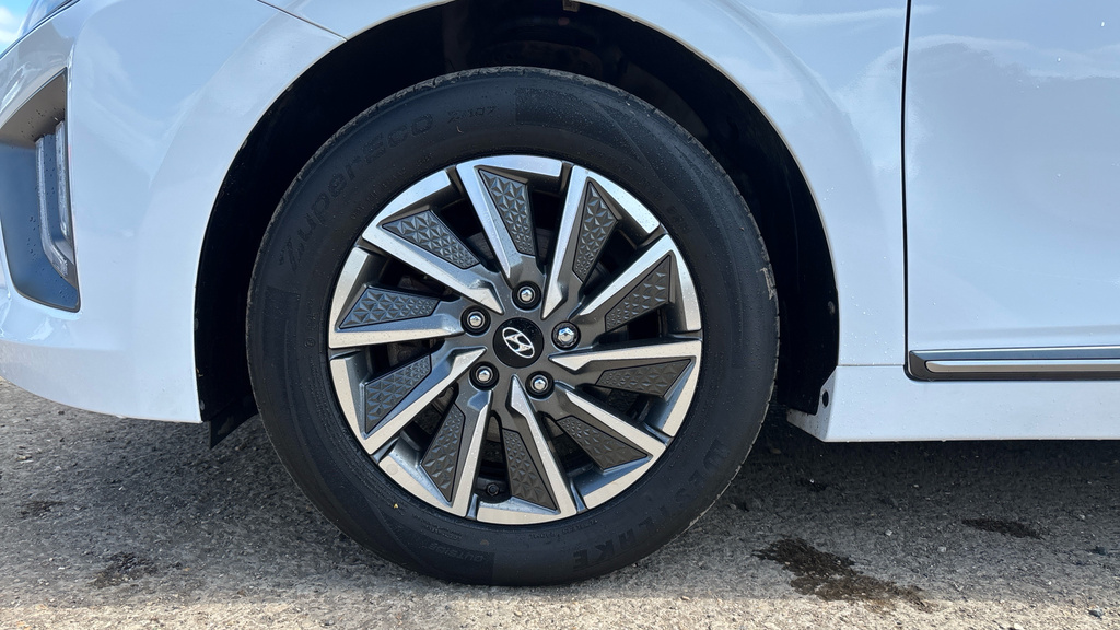 Hyundai Ioniq Hatchback Blue #30