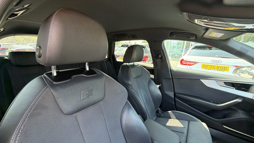 Audi A4 Avant 35 Tfsi Black Edition S Tronic Black #39