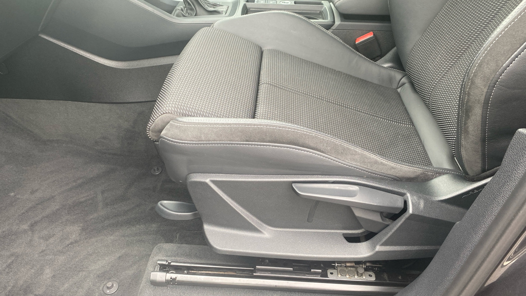 Audi Q3 2.0 Tdi Quattro S Line 148 Bhp Red #33