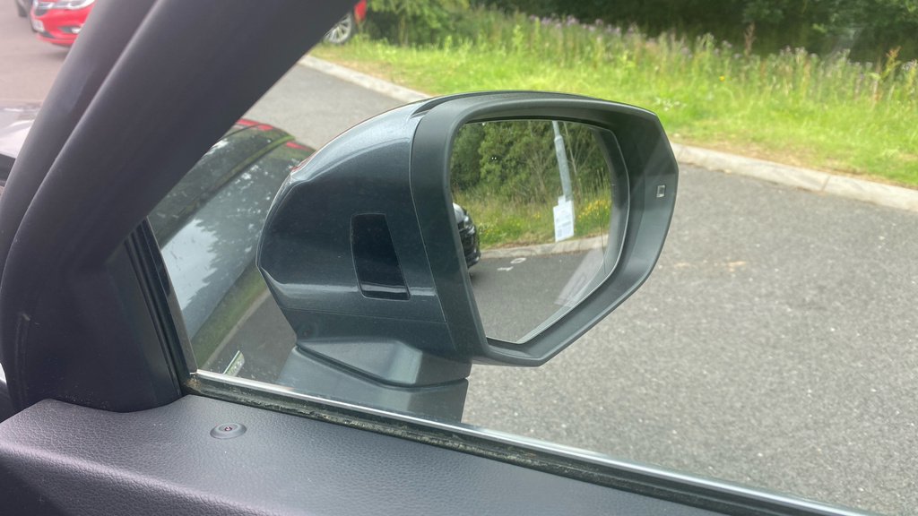 Audi Q3 2.0 Tdi Quattro S Line 148 Bhp Red #36