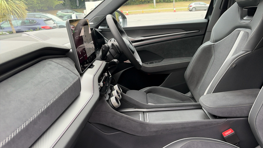 Skoda Kodiaq Se L White #34