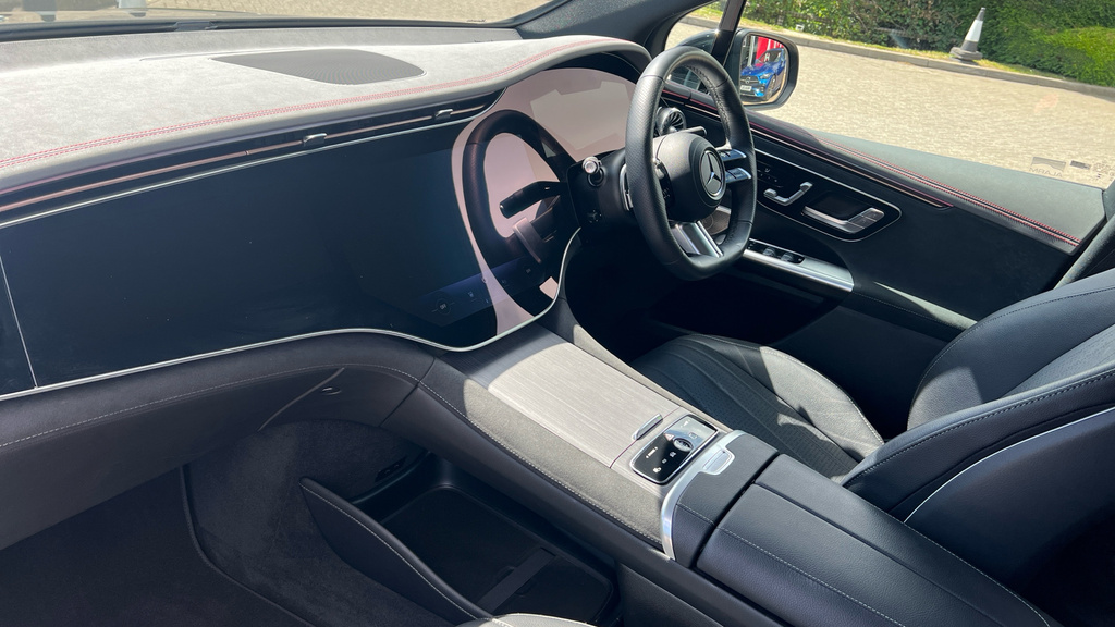 Mercedes-Benz EQE Saloon Black #16