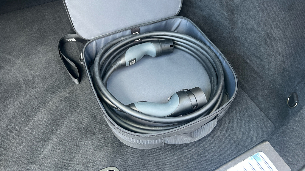 Mercedes-Benz EQE Saloon Black #3