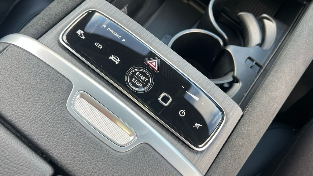 Mercedes-Benz EQE Saloon Black #50