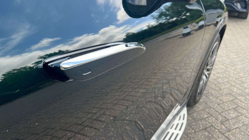 Mercedes-Benz EQE Saloon Black #7