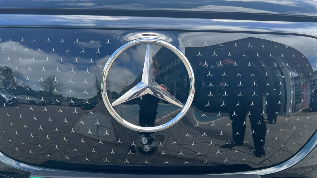 Mercedes-Benz EQE Saloon Black #26