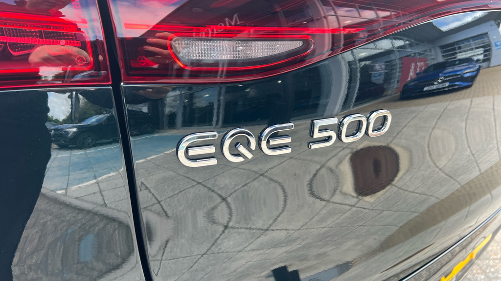 Mercedes-Benz EQE Saloon Black #36