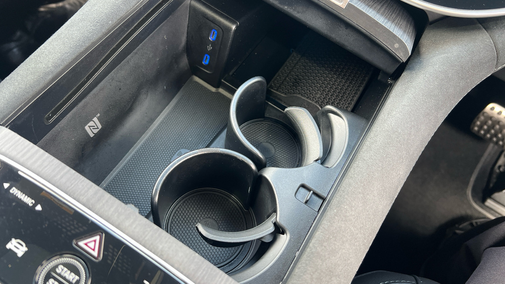 Mercedes-Benz EQE Saloon Black #49