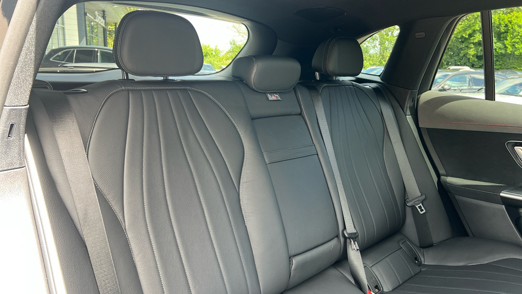 Mercedes-Benz EQE Saloon Black #32